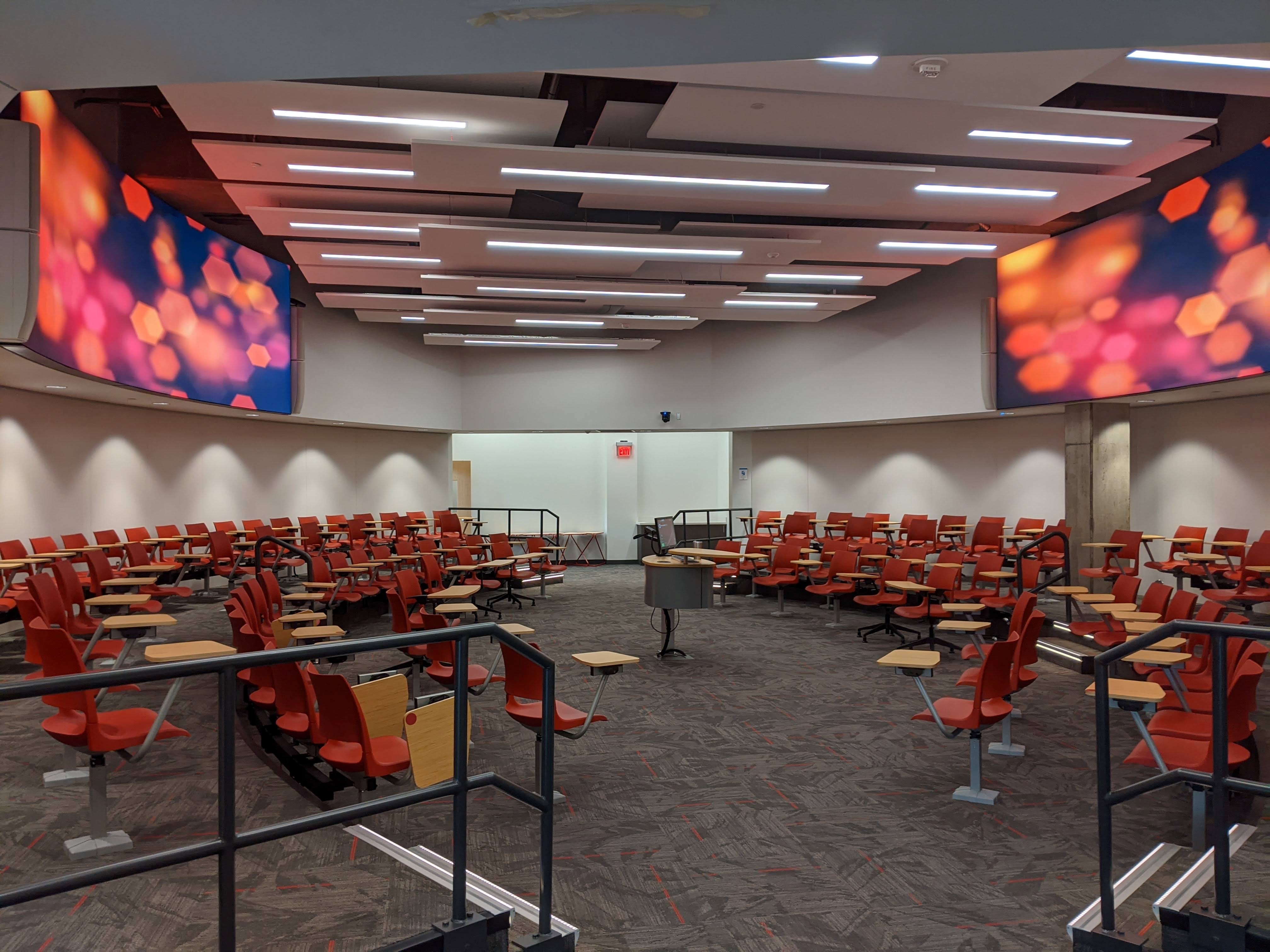 Classroom with displays | AVIXA