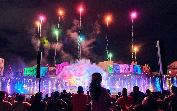 Universal-Orlandos-Cinematic-Celebration-water fountain lights fireworks